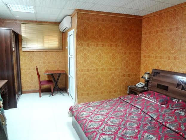 Dana Hotel Доха Екстериор снимка