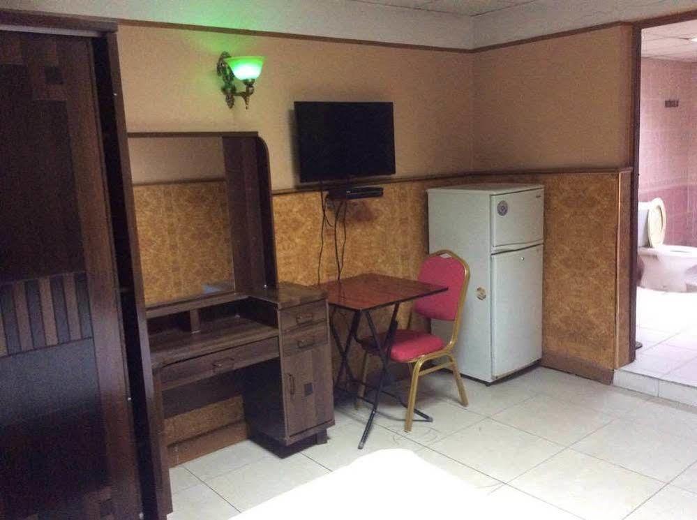 Dana Hotel Доха Екстериор снимка